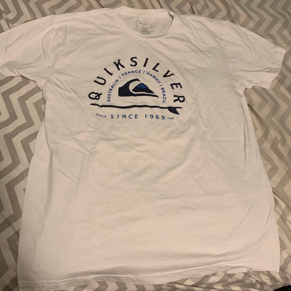 Quiksilver white t-shirt